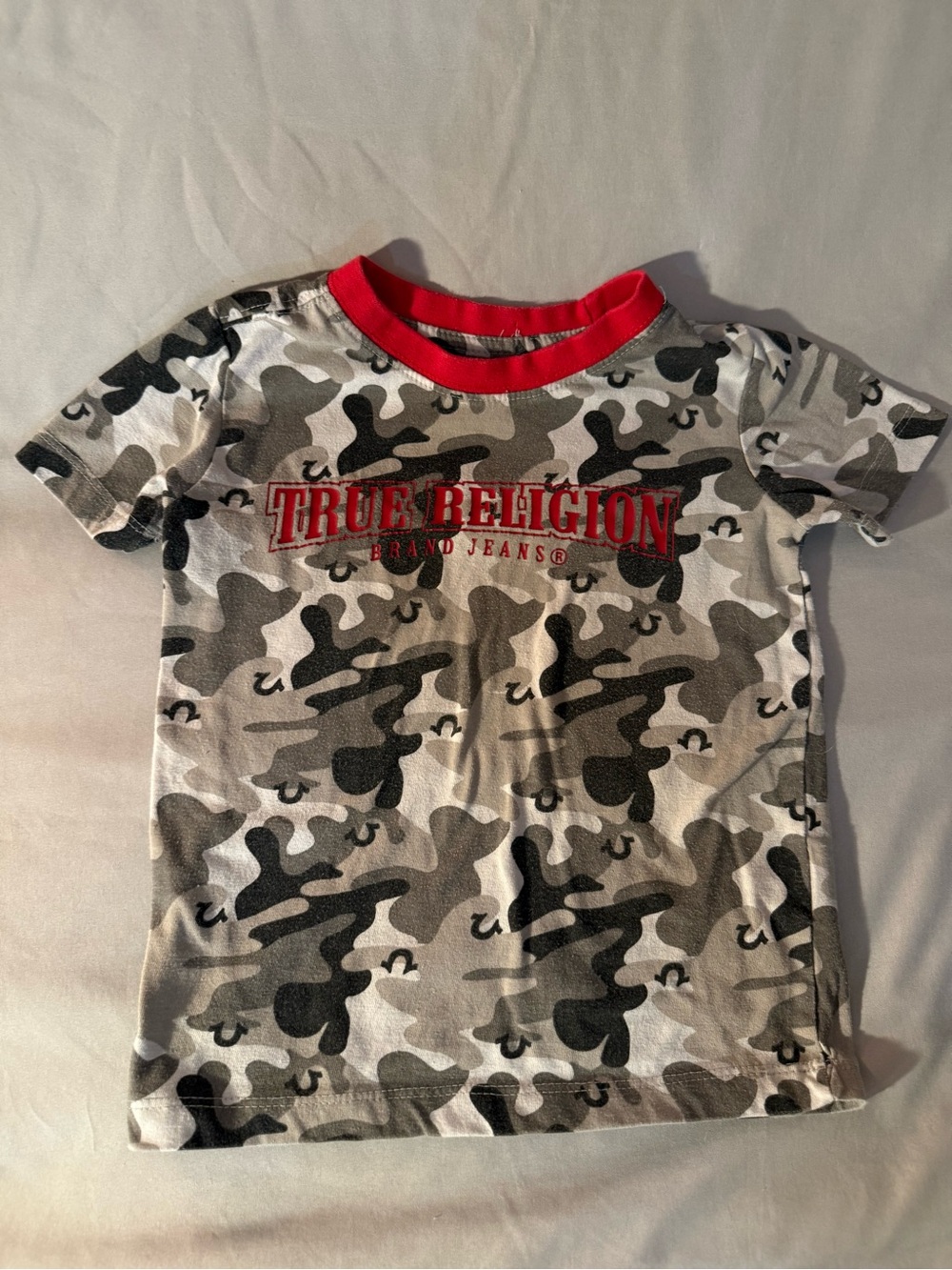 True Religion Gray/Blk/Wht Camo Tee with Red Trim size Boys 5